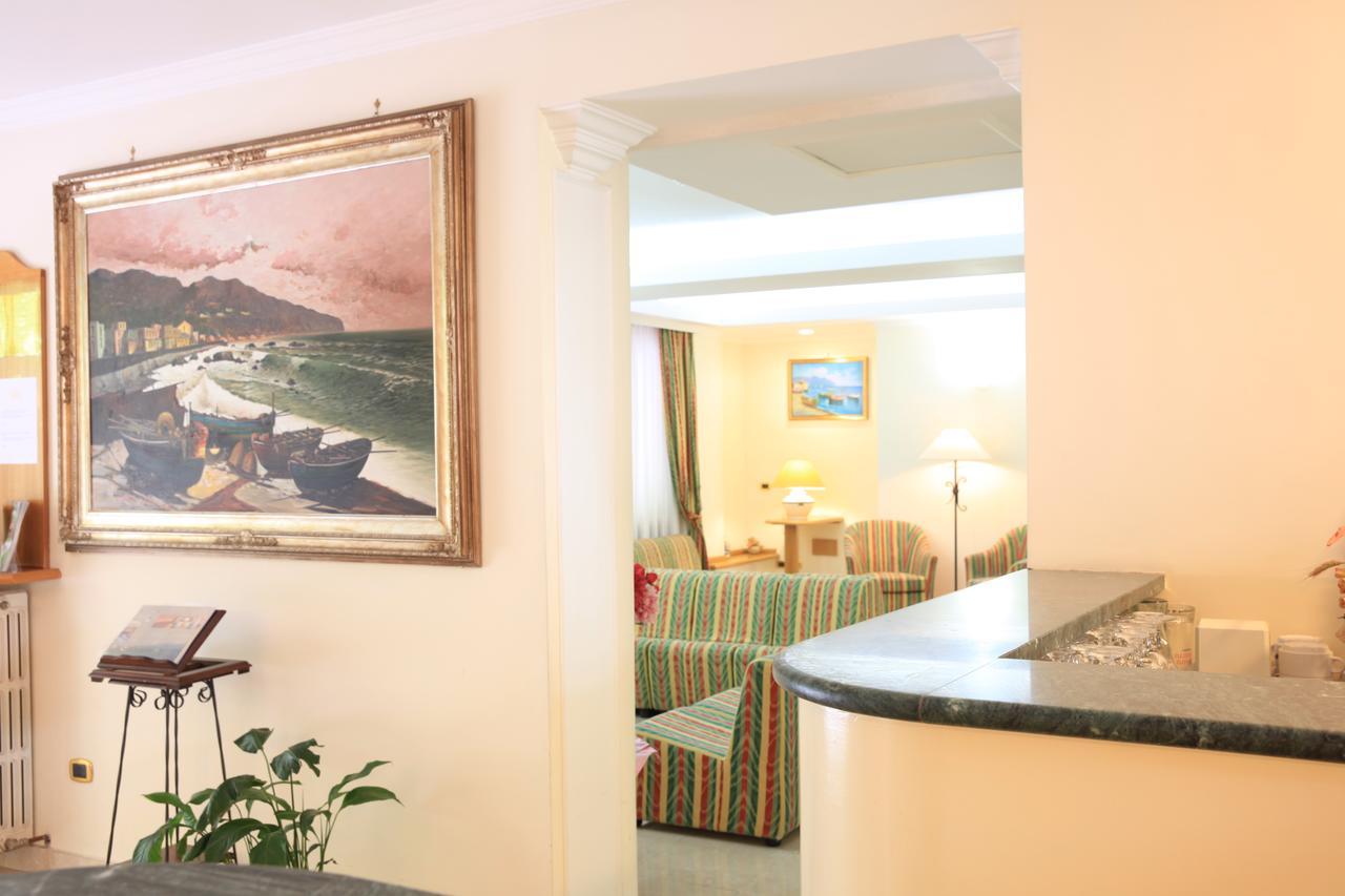 Hotel Ludovici ฟีอุจจี ภายนอก รูปภาพ